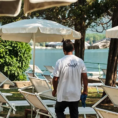 カリロン ホテル 3*