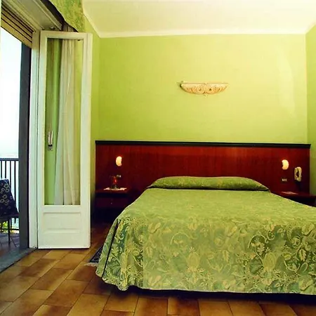 Szálloda Carillon 3*