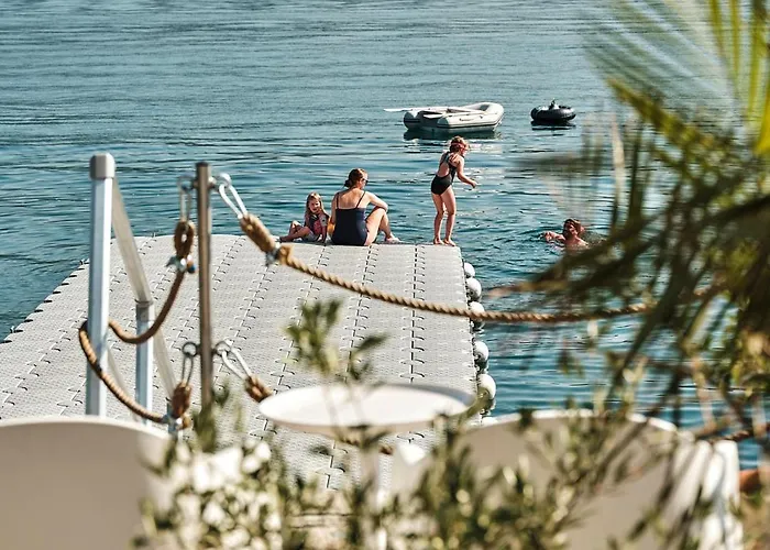 Ξενοδοχείο Carillon 3*